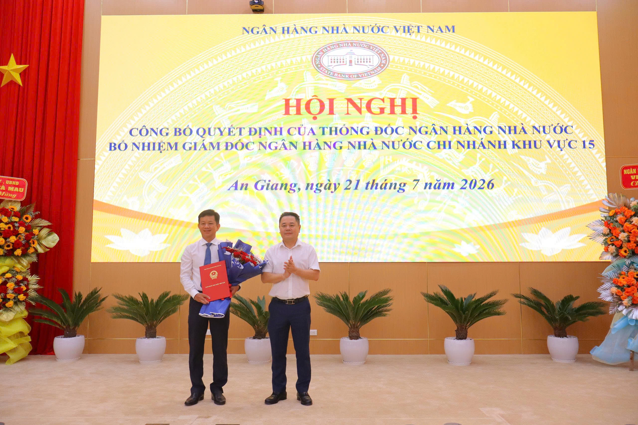 Công bố Quyết định bổ nhiệm Giám đốc Ngân hàng Nhà nước chi nhánh Khu vực 15