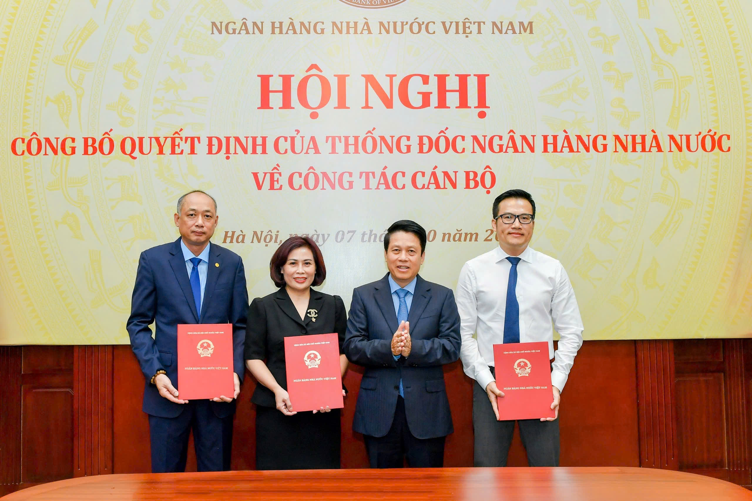 Ngân hàng Nhà nước Việt Nam công bố các Quyết định điều động, bổ nhiệm cán bộ tại Nhà máy In tiền Quốc gia và Cục Phát hành và Kho quỹ