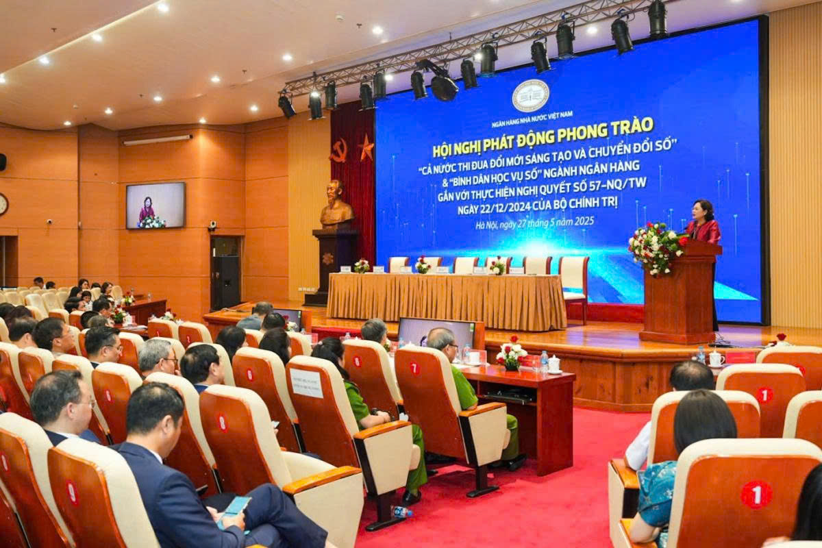 Ngành Ngân hàng phát động phong trào “Cả nước thi đua đổi mới sáng tạo và chuyển đổi số” và “Bình dân học vụ số”