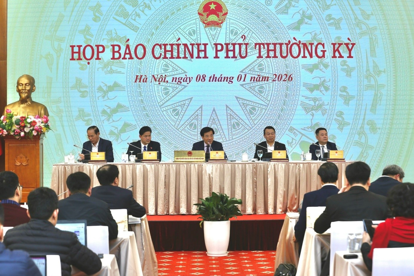 Họp báo Chính phủ tháng 12/2025: Kinh tế vĩ mô được giữ ổn định trong bối cảnh thế giới nhiều biến động