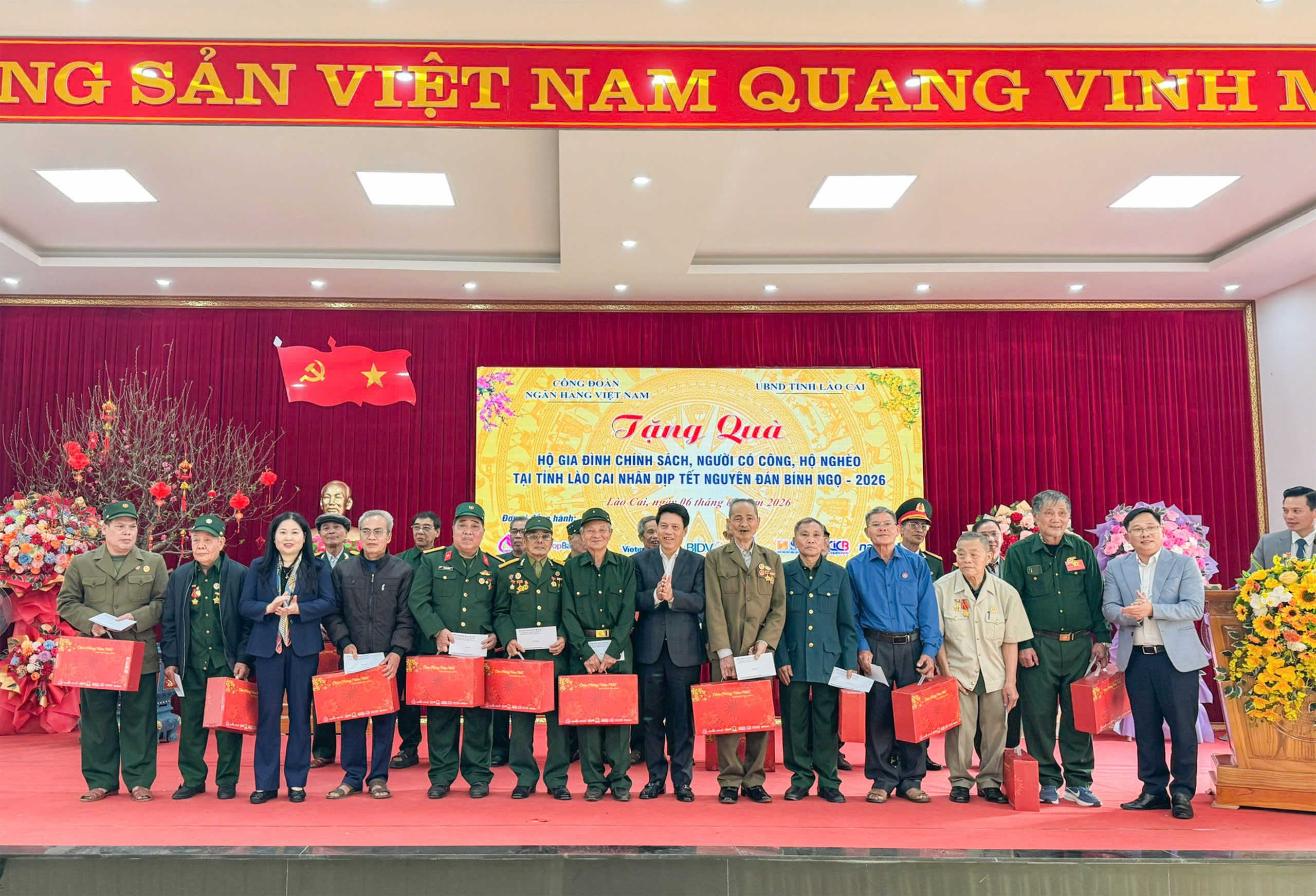 Công đoàn Ngân hàng Việt Nam chung tay mang Tết ấm đến đồng bào vùng cao