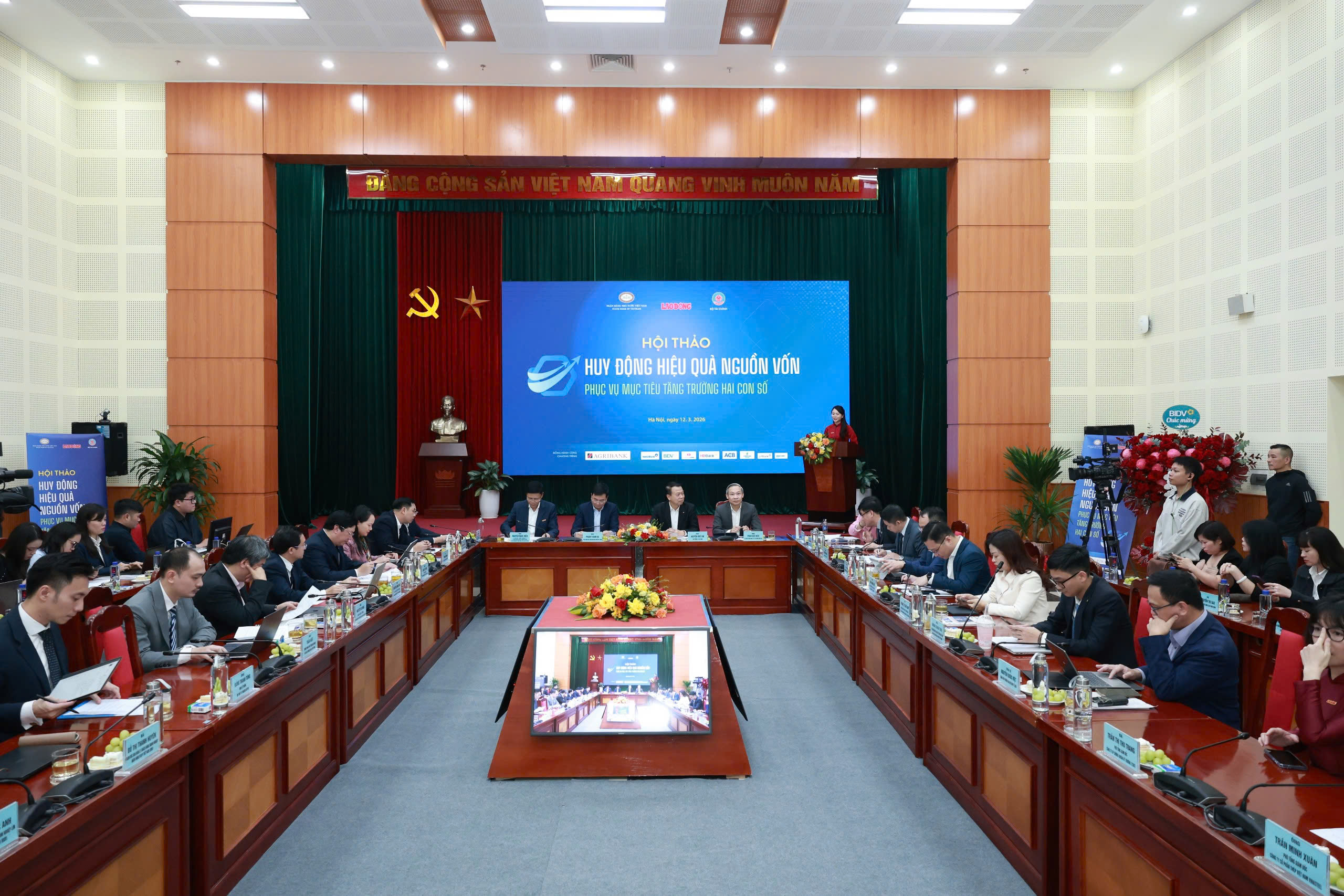 Huy động hiệu quả nguồn vốn, phục vụ mục tiêu tăng trưởng hai con số