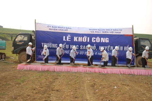 Phó Thống đốc Đào Minh Tú tới dự và phát lệnh