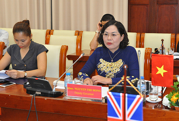 PTĐ Nguyễn Thị Hồng tiếp đoàn Anh