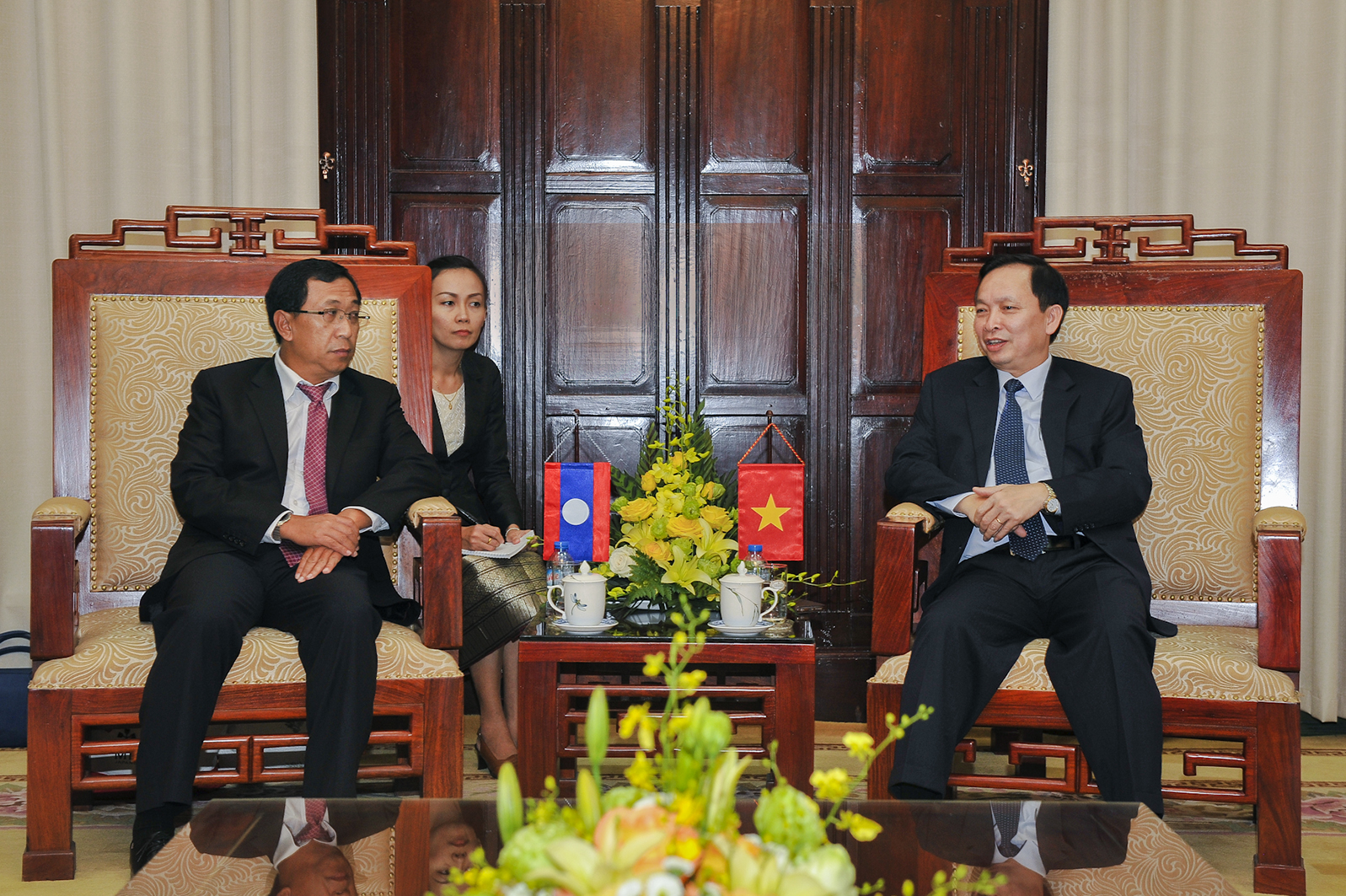 Lào