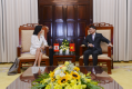 Governor Le Minh Hung meets with Canadian Ambassador to Vietnam