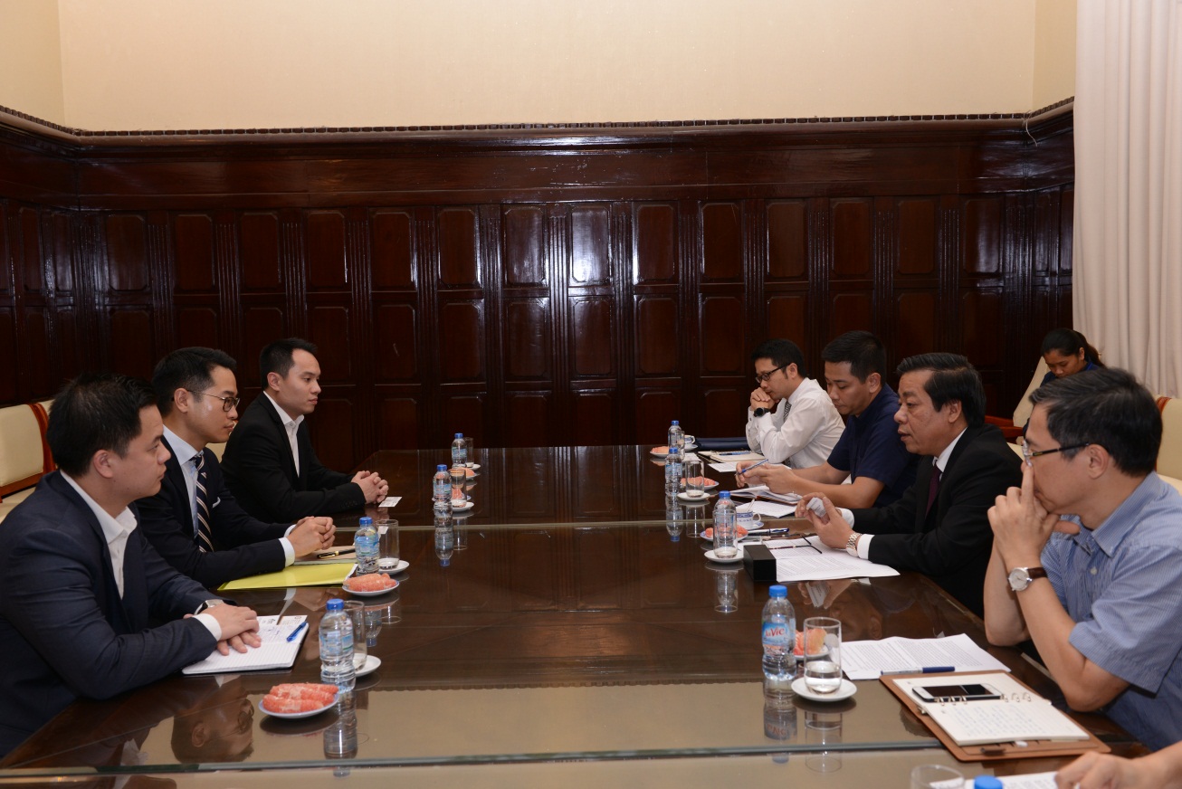 SBV Deputy Governor Nguyen Kim Anh worked with Amazon Delegation