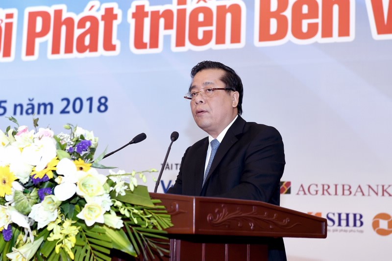 SBV Deputy Governor Nguyen Kim Anh delivers the opening speech
