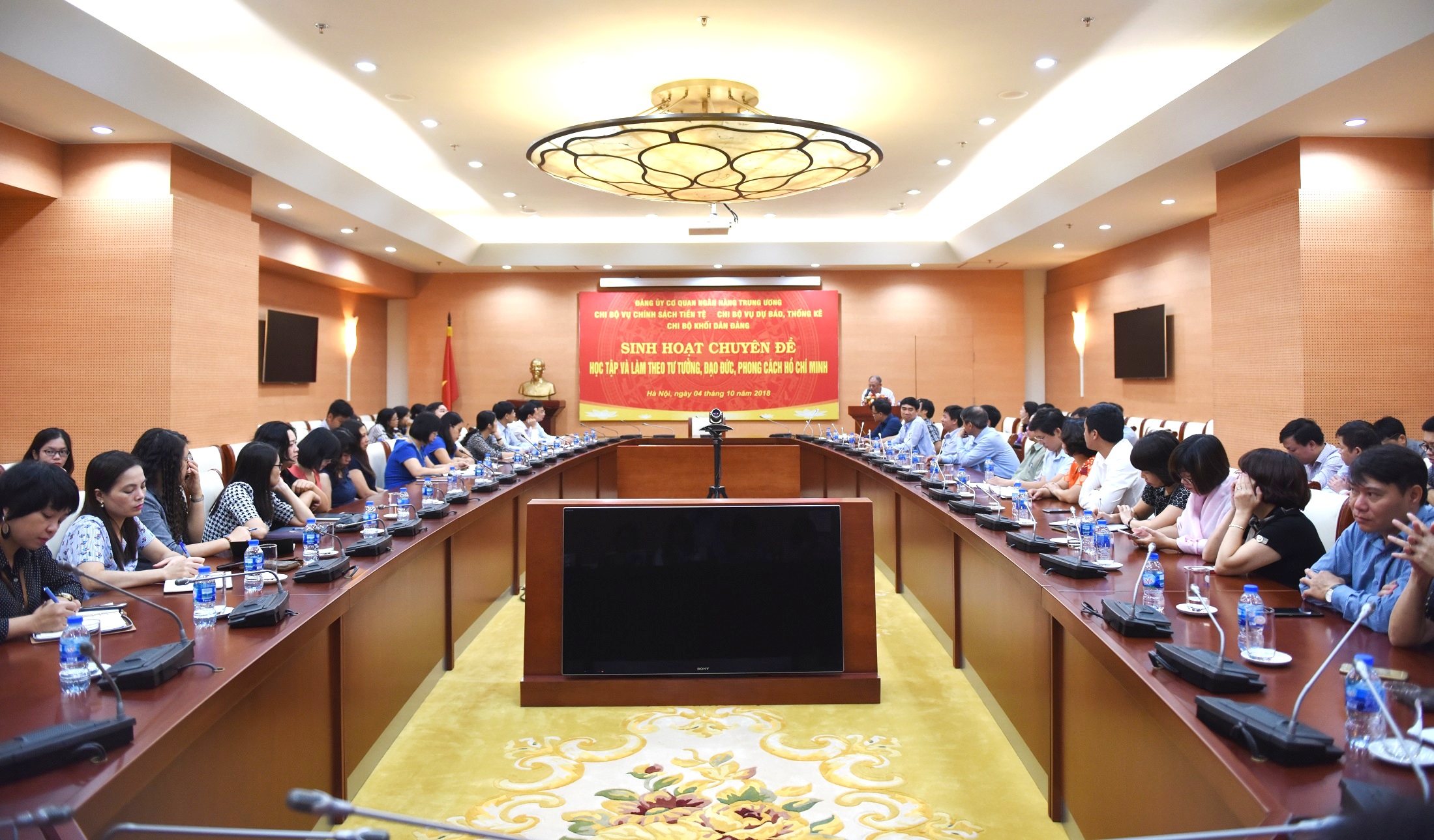 Quang cảnh buổi sinh hoạt chuyên đề