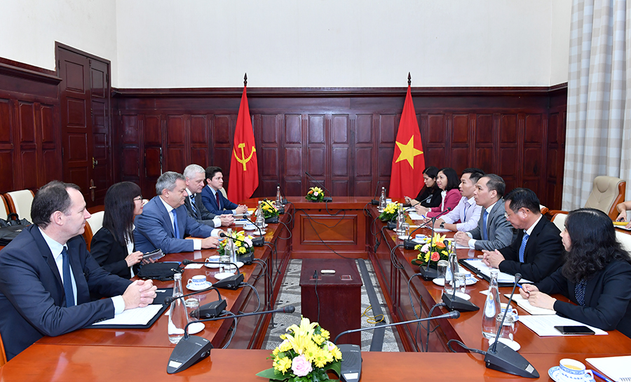 Phó Thống đốc NHNN Đoàn Thái Sơn tiếp BIS