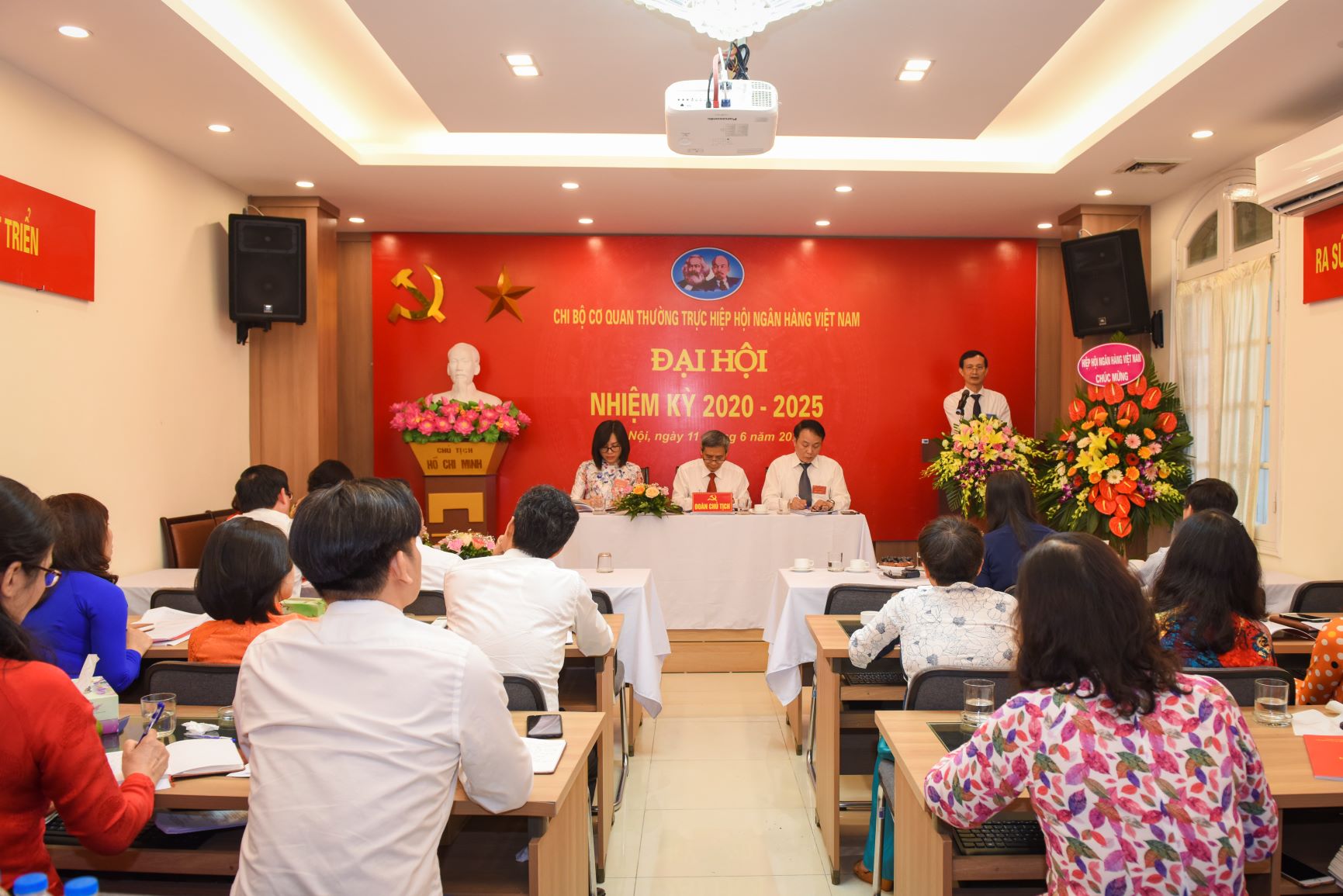 Hình ảnh chi bộ cơ quan thường trực hiệp hội Ngân hàng Việt Nam