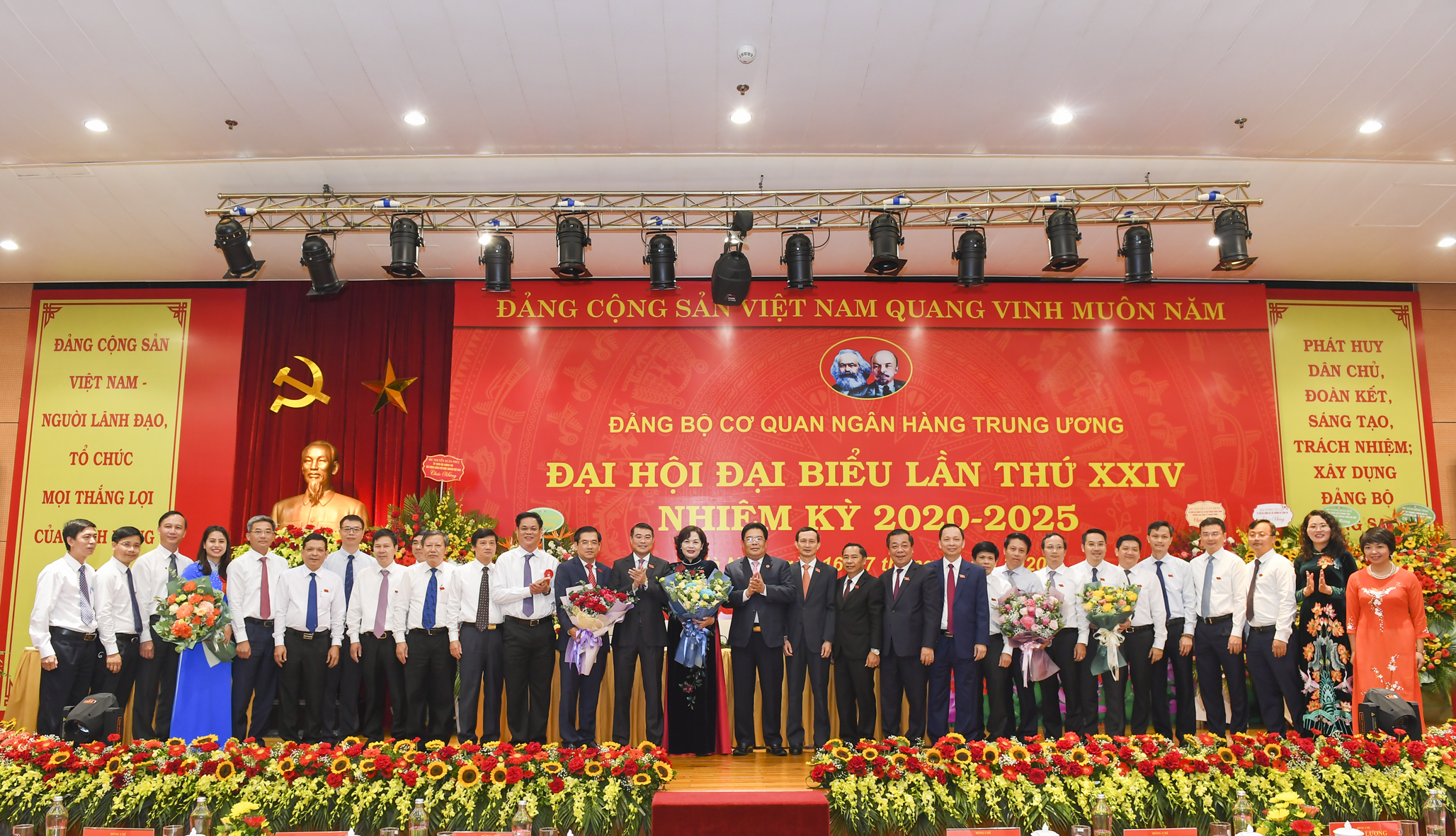 BCH Đảng bộ Cơ quan NHTW nhiệm kỳ 2020-2025 ra mắt Đại hội
