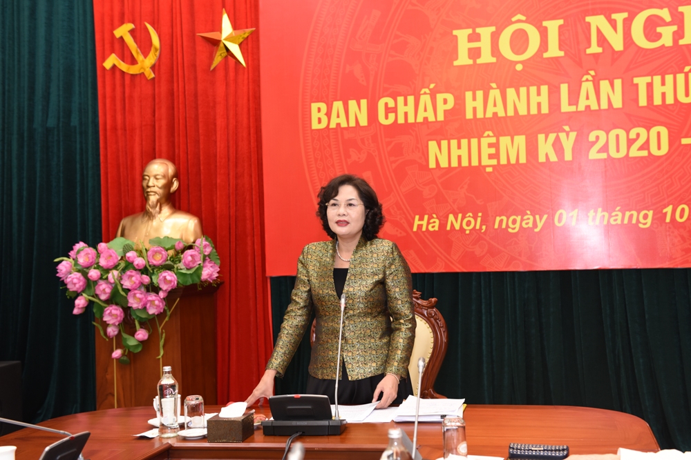 Đ/c Nguyễn Thị Hồng - Bí thư Đảng ủy Cơ quan NHTW phát biểu chỉ đạo Hội nghị