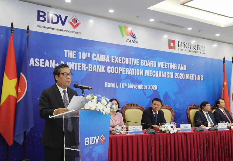 Deputy Governor Nguyen Kim Anh speaks at the Meetings