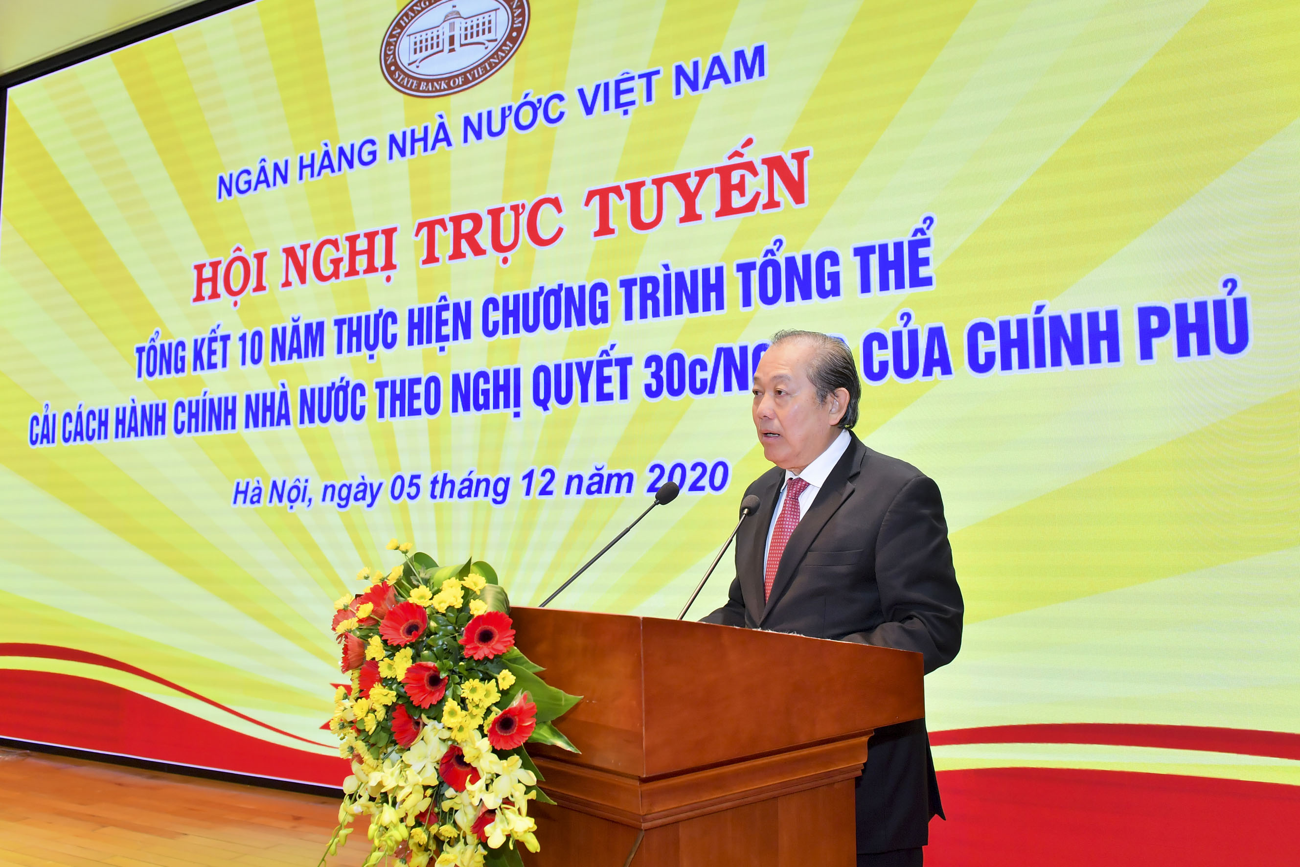 Phó Thủ tướng Thường trực Trương Hòa Bình ghi nhận và đánh giá cao kết quả cải cách hành chính của ngành Ngân hàng
