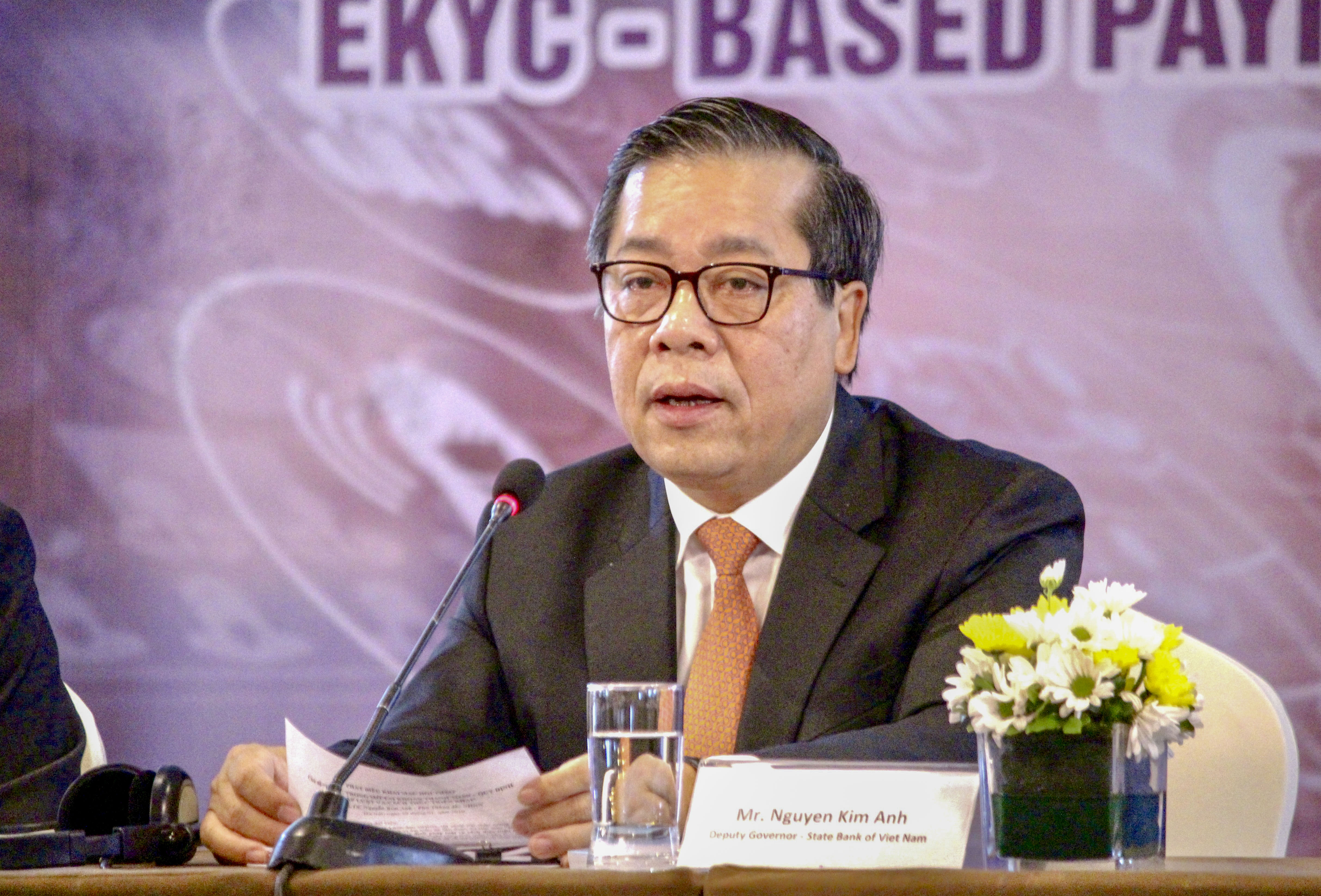 SBV Deputy Governor Nguyen Kim Anh speaks at the Workshop