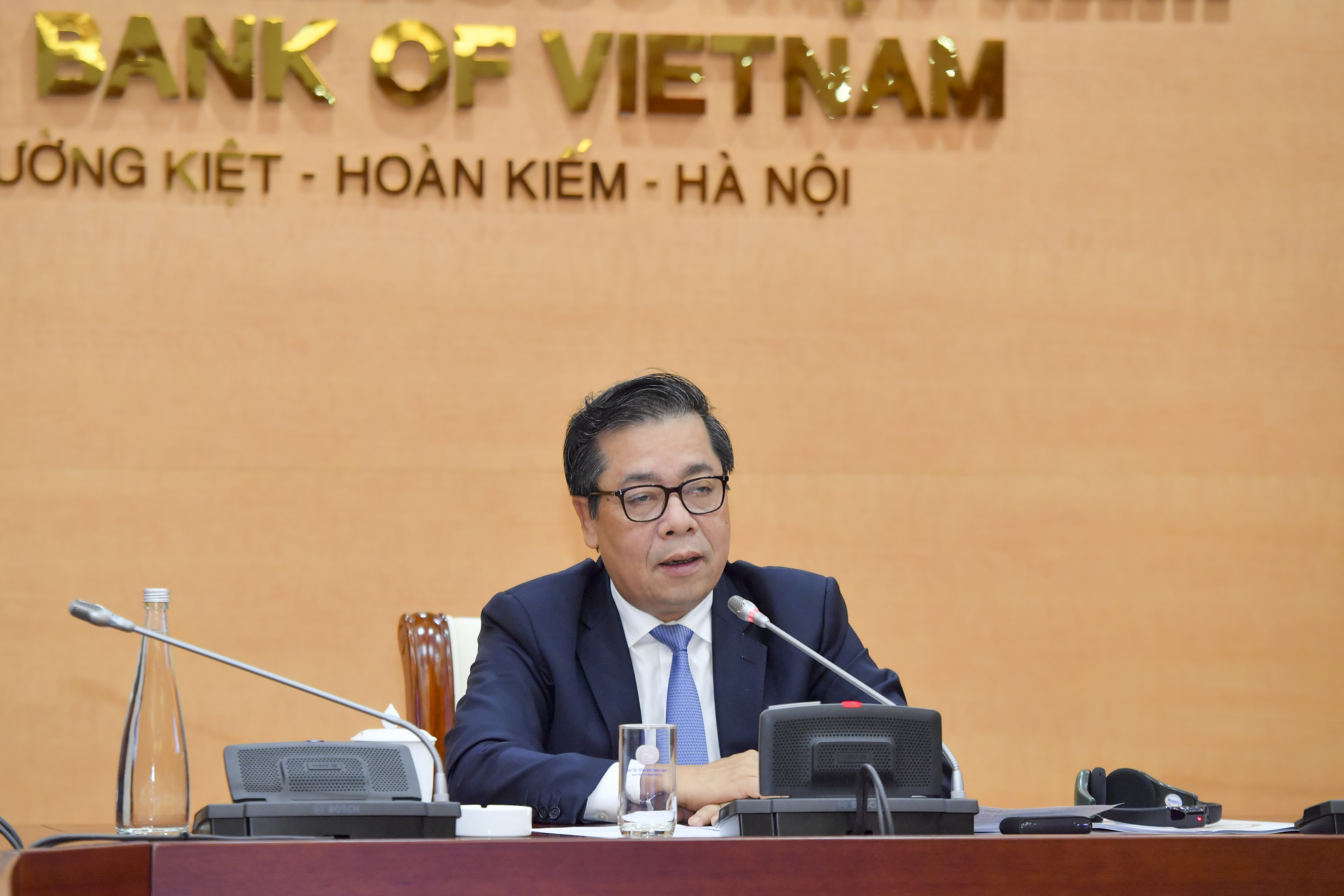 Phó Thống đốc Nguyễn Kim Anh phát biểu tại tọa đàm