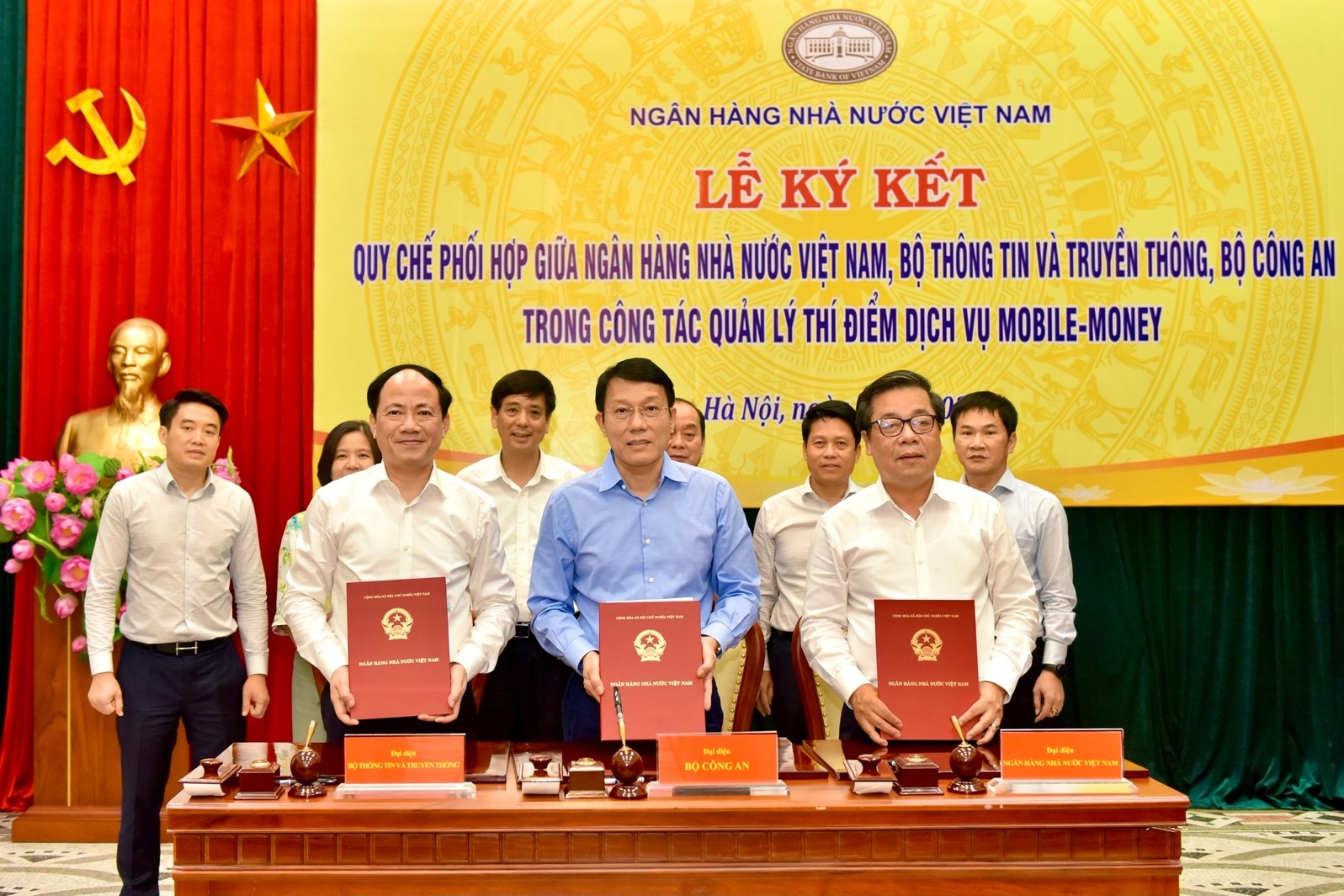 Lễ ký kết Quy chế phối hợp giữa NHNN, Bộ Công an, Bộ Thông tin và Truyền thông trong công tác quản lý thí điểm dịch vụ Mobile-Money