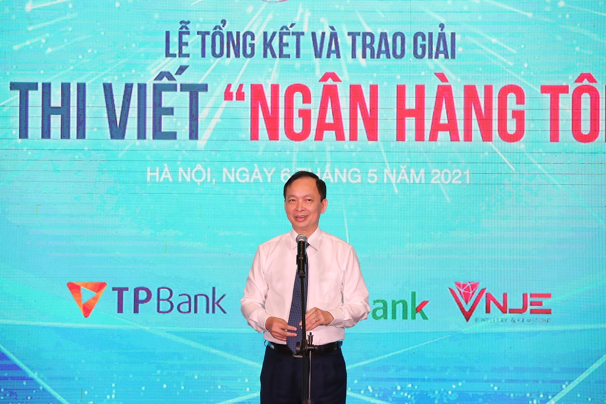 Phó Thống đốc thường trực NHNN Đào Minh Tú phát biểu tại Lễ trao giải