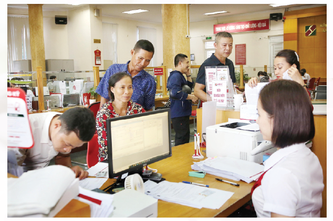 Vay được vốn ngân hàng giúp người nông thôn, người nghèo tránh được vòng luẩn quẩn khi phải đi vay ở khu vực không chính thức với lãi suất cao khiến cho gánh nặng trả nợ càng cao