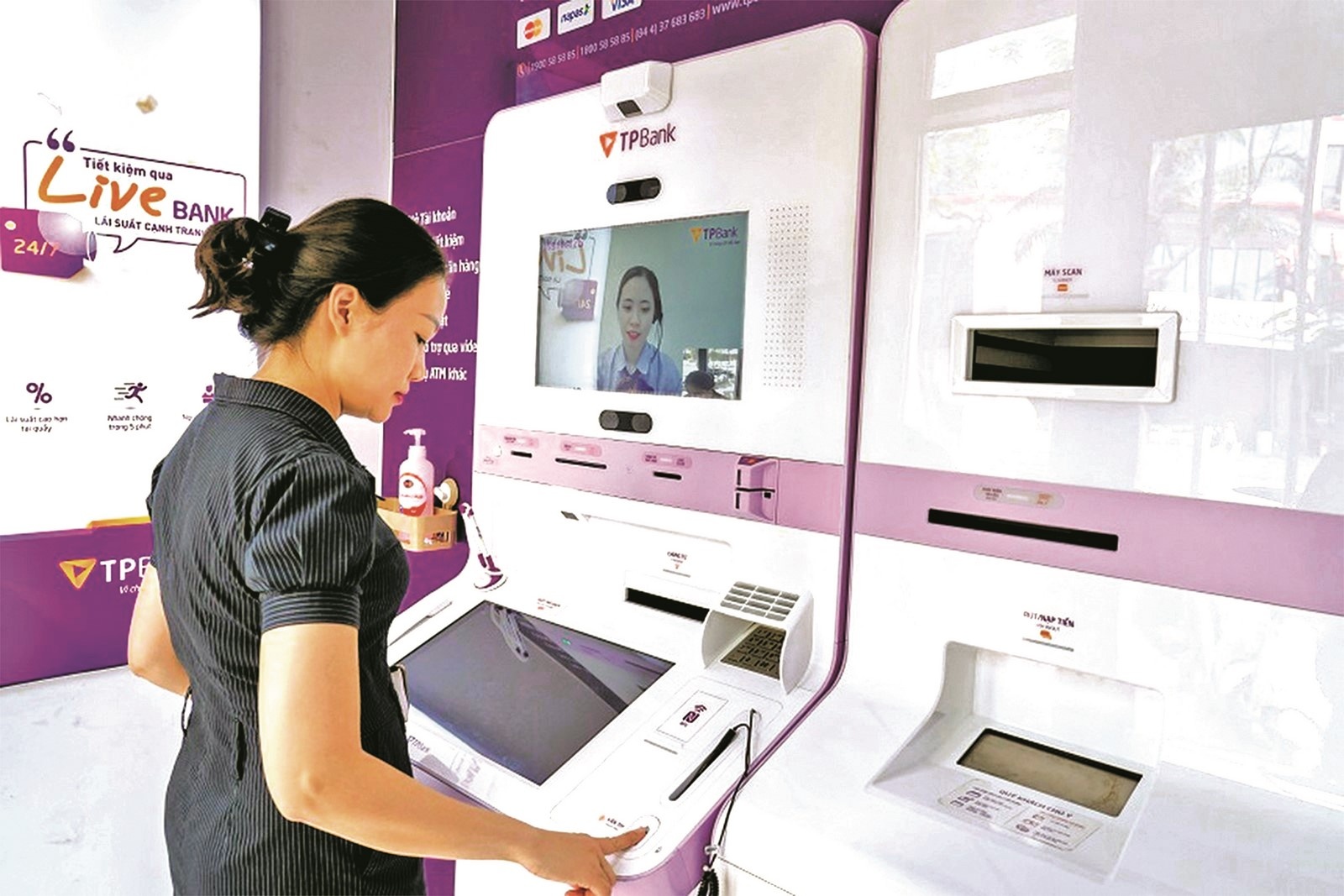 Các ngân hàng đang tích cực chuyển đổi số để đáp ứng nhu cầu của nền kinh tế