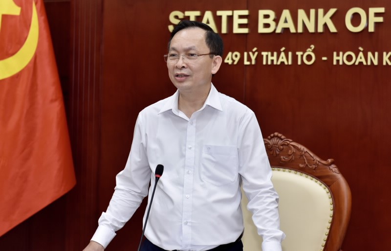 SBV First Deputy Governor Dao Minh Tu speaks at the ceremony