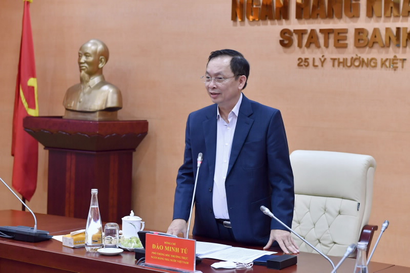 SBV Deputy Governor Dao Minh Tu delivers his opening speech