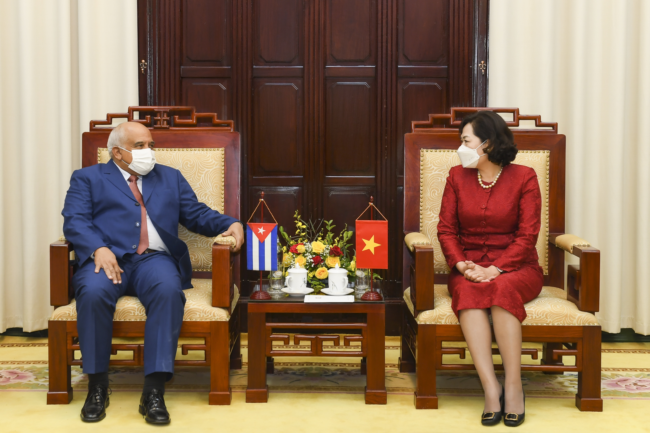 Thống đốc NHNN Nguyễn Thị Hồng tiếp Đại sứ đặc mệnh toàn quyền Cộng hòa Cuba tại Việt Nam Orlando Nicolas Hernandez Guilen.