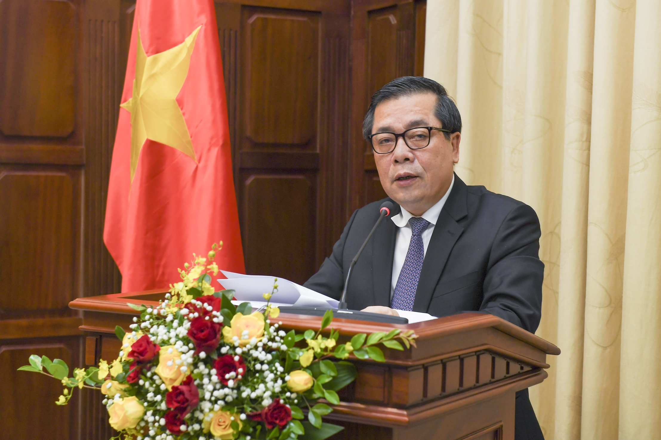 Phó Thống đốc Nguyễn Kim Anh phát biểu khai mạc tọa đàm