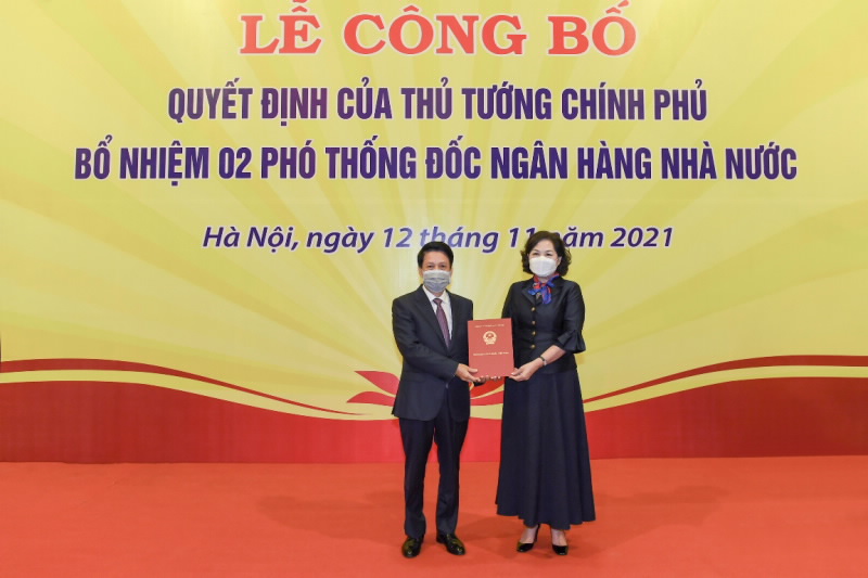 Mr Pham Tien Dzung receives the Prime Minister’s Appointment Decision