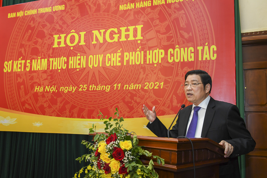 Đ/c Phan Đình Trạc, Ủy viên Bộ Chính trị, Bí thư Trung ương Đảng, Trưởng Ban Nội chính Trung ương phát biểu kết luận Hội nghị
