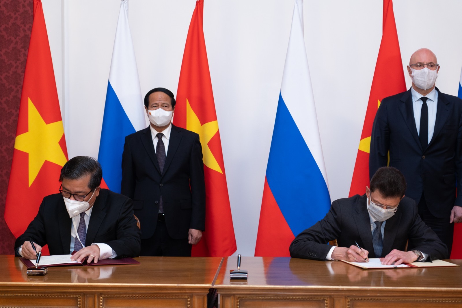 Toàn cảnh ký Bản ghi nhớ