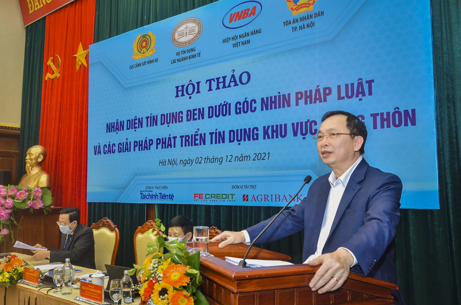 Phó Thống đốc Thường trực Ngân hàng Nhà nước Việt Nam Đào Minh Tú phát biểu tại Hội thảo