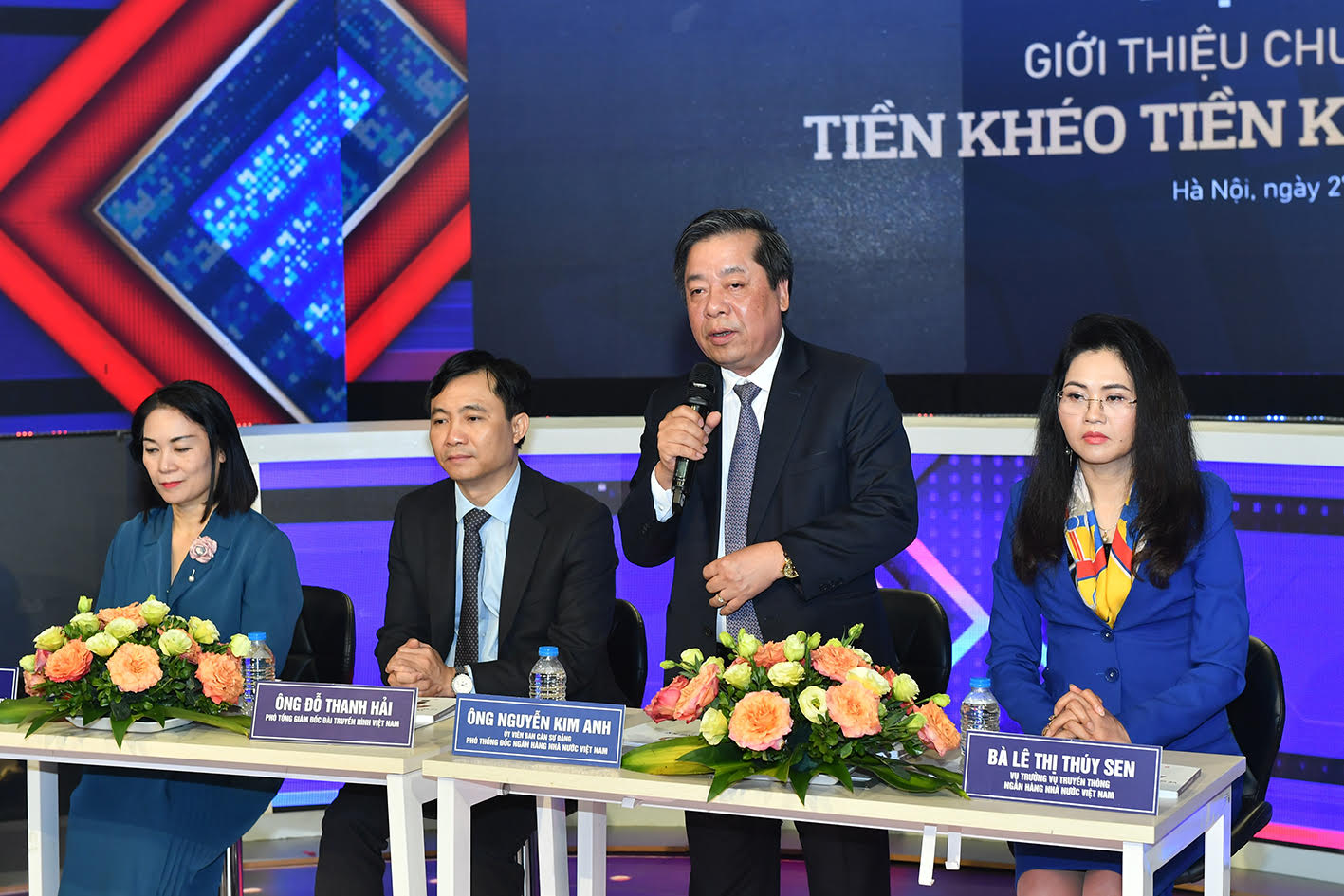 Phó Thống đốc Nguyễn Kim Anh phát biểu tại buổi họp báo