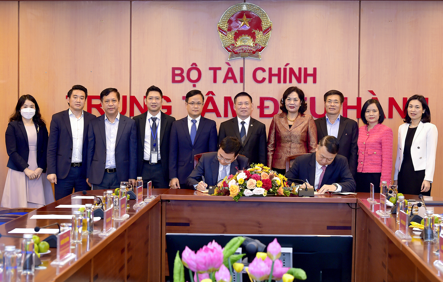Bộ Tài chính và NHNN ký kết Quy chế