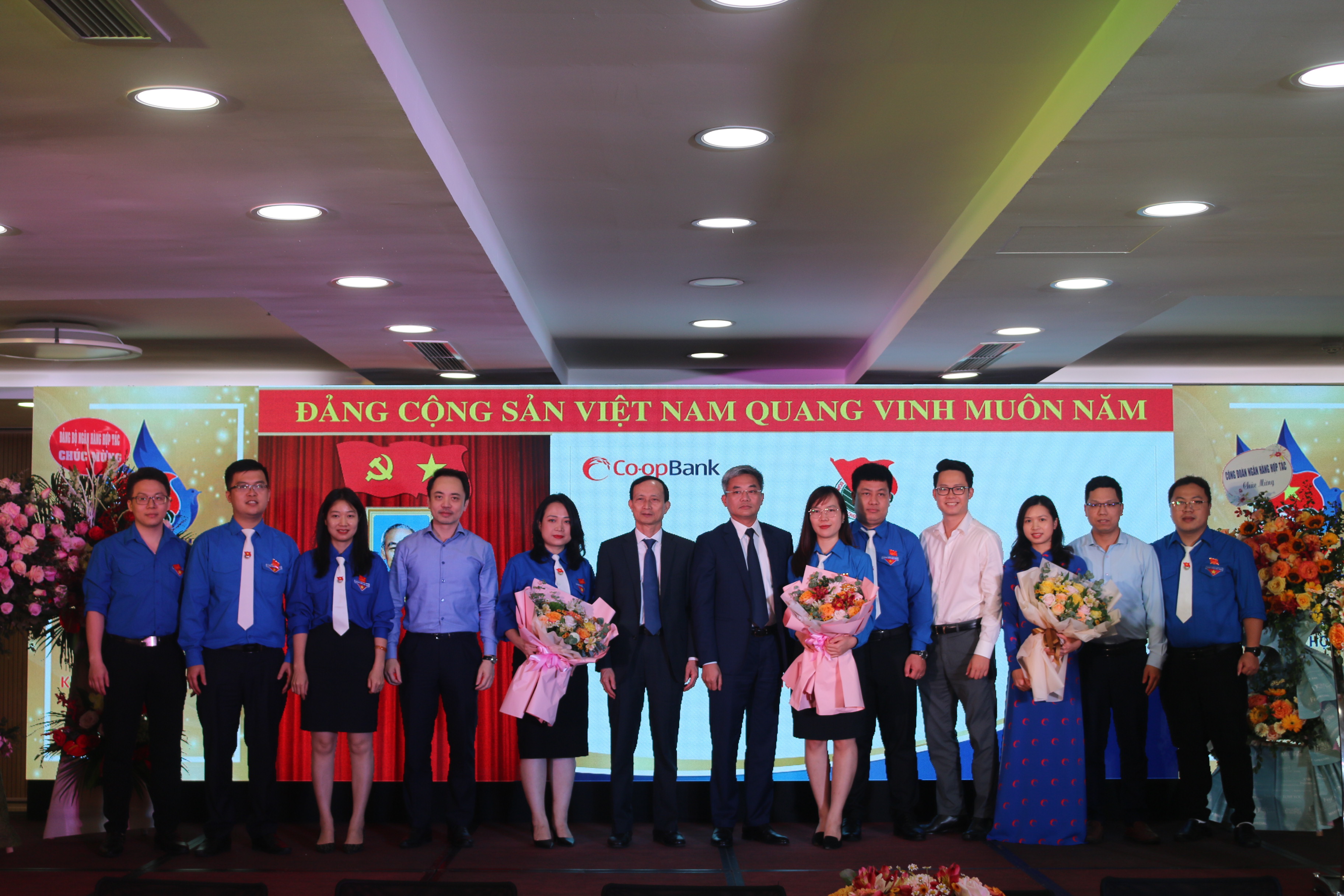 Ban Chấp hành Đoàn Thanh niên NHHTX khóa IX nhiệm kỳ 2022-2027 ra mắt Đại hội