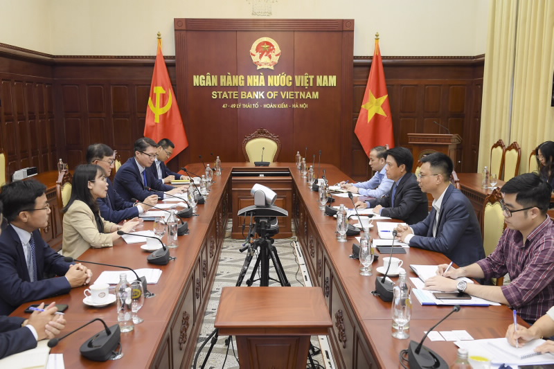 The meeting between the SBV and Shinhan Bank (Korea).
