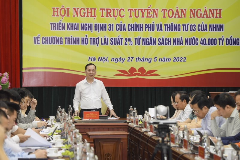 Deputy Governor Dao Minh Tu speaks at the Conference