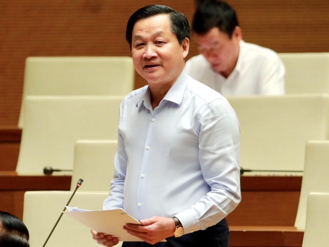Phó Thủ tướng Lê Minh Khái phát biểu tại phiên họp chất vấn của Quốc hội