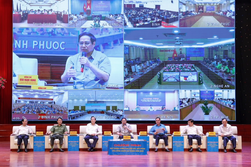 Prime Minister Pham Minh Chinh at the Dialogue with workers in Bac Giang province