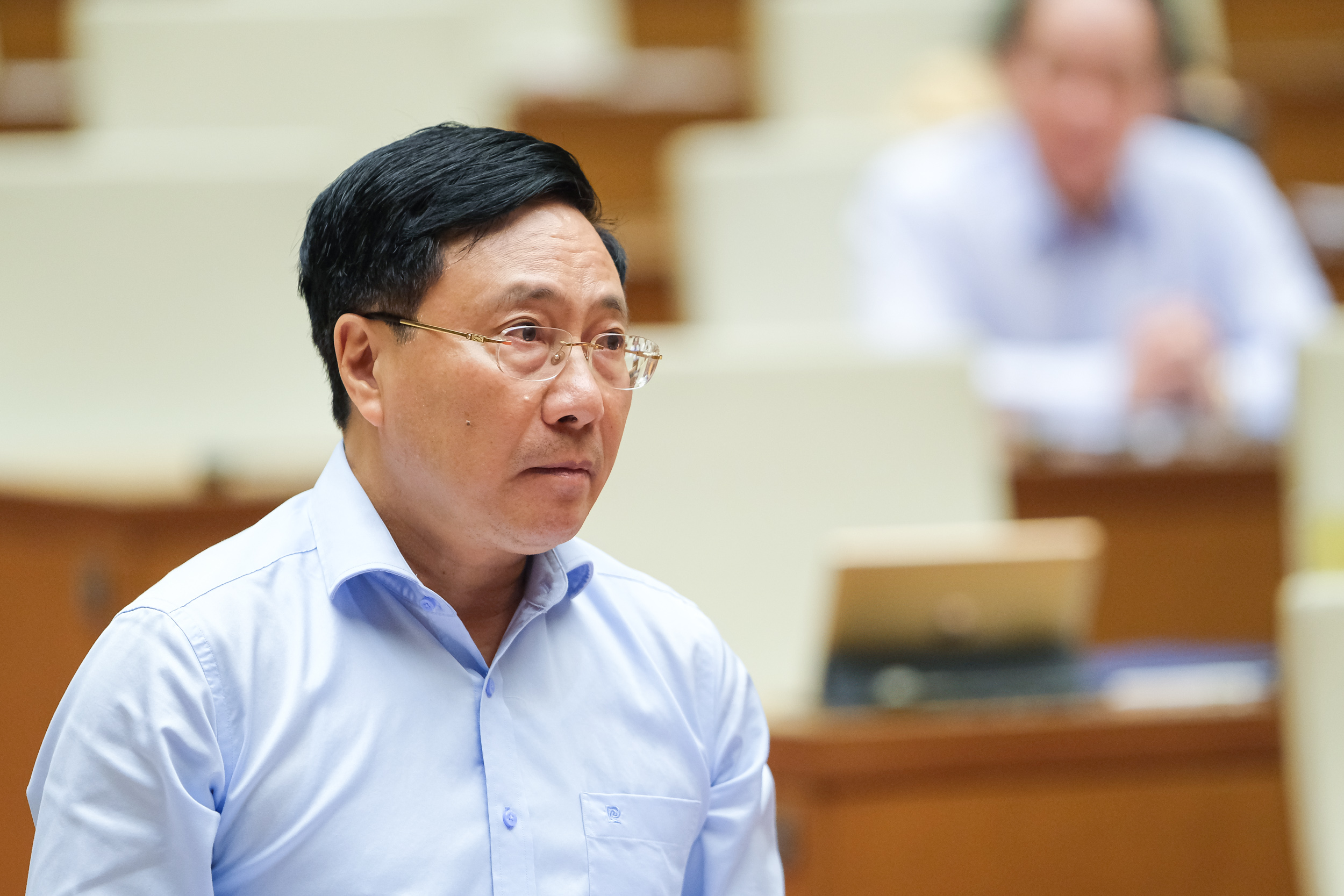 Phó Thủ tướng Phạm Bình Minh báo cáo thêm một số vấn đề đại biểu Quốc hội quan tâm
