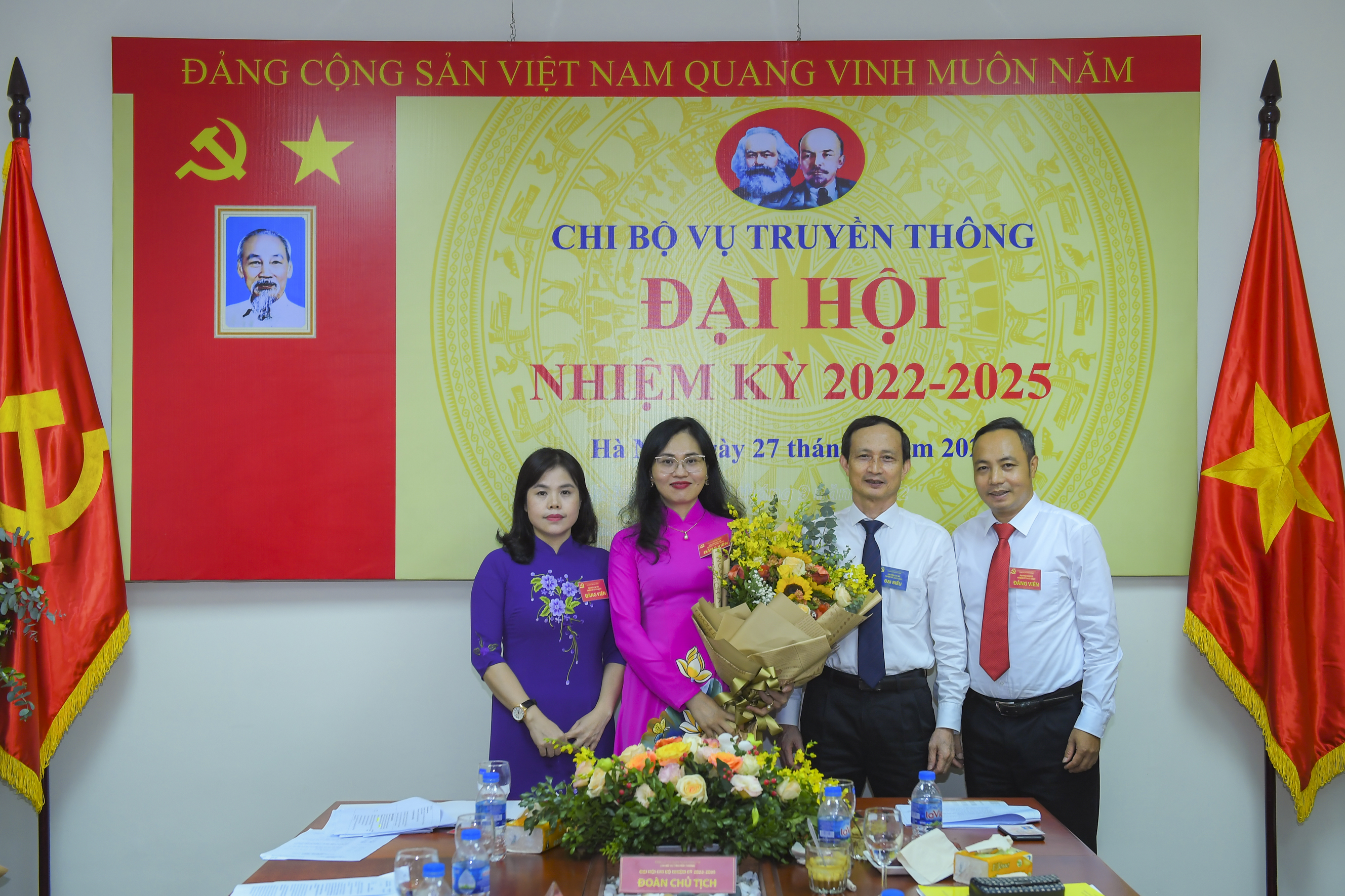 Ban Chấp hành Chi bộ nhiệm kỳ 2022 - 2025 ra mắt Đại hội