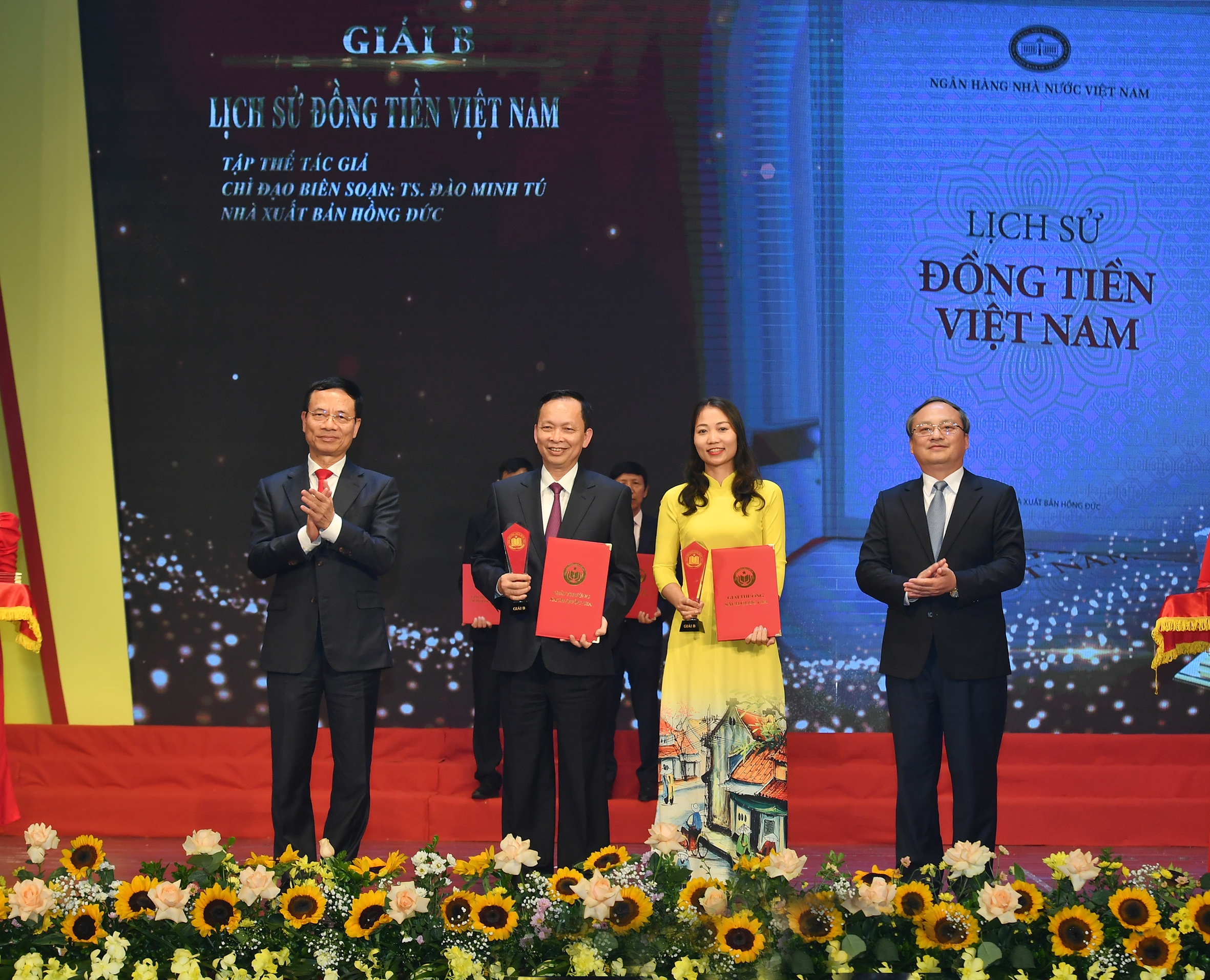TS. Đào Minh Tú - Phó Thống đốc Thường trực NHNN tại Lễ trao giải