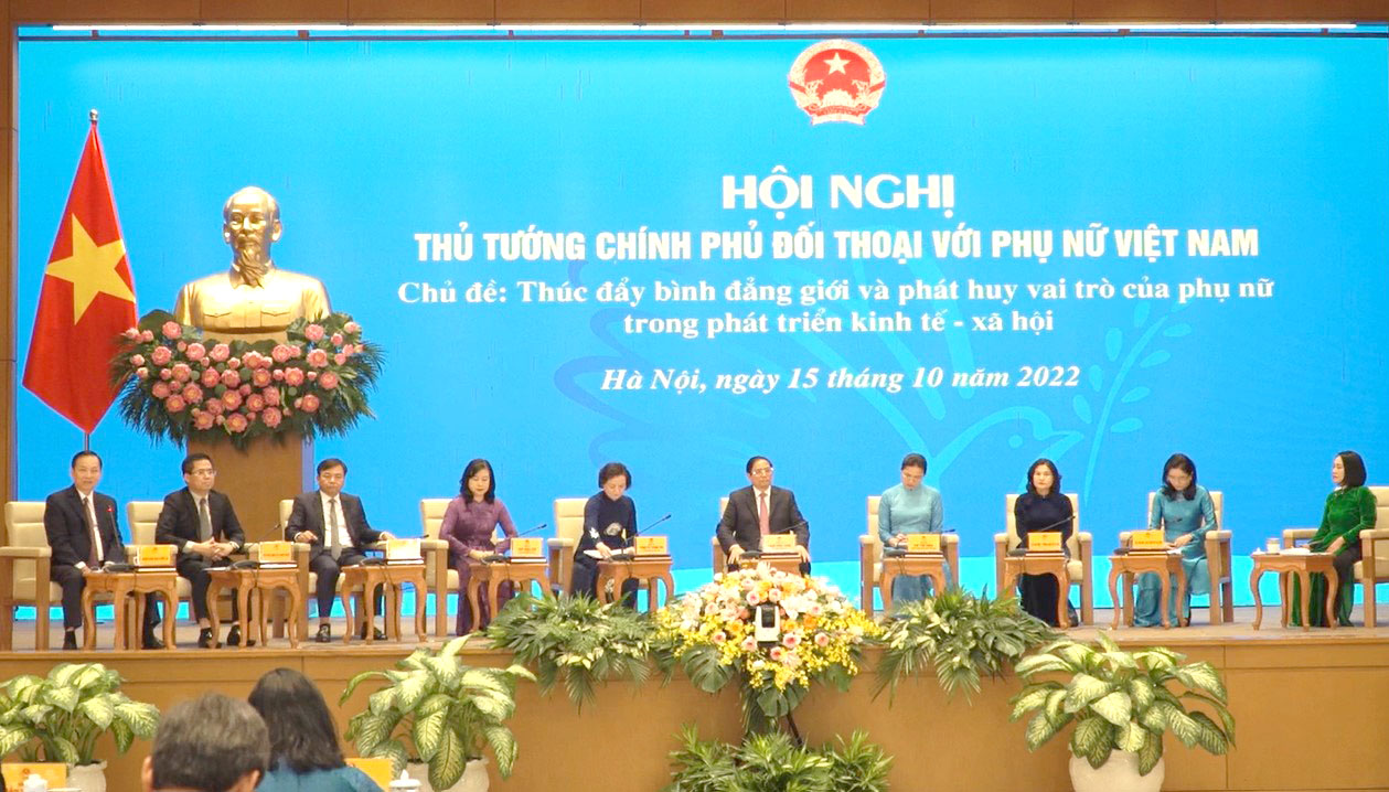 Thủ tướng Phạm Minh Chính chủ trì Hội nghị đối thoại với phụ nữ Việt Nam với chủ đề "Thúc đẩy bình đẳng giới và phát huy vai trò của phụ nữ trong phát triển kinh tế -xã hội".