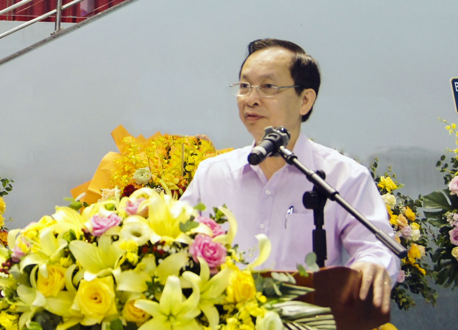 Phó Thống đốc thường trực Đào Minh Tú phát biểu khai mạc Hội thao