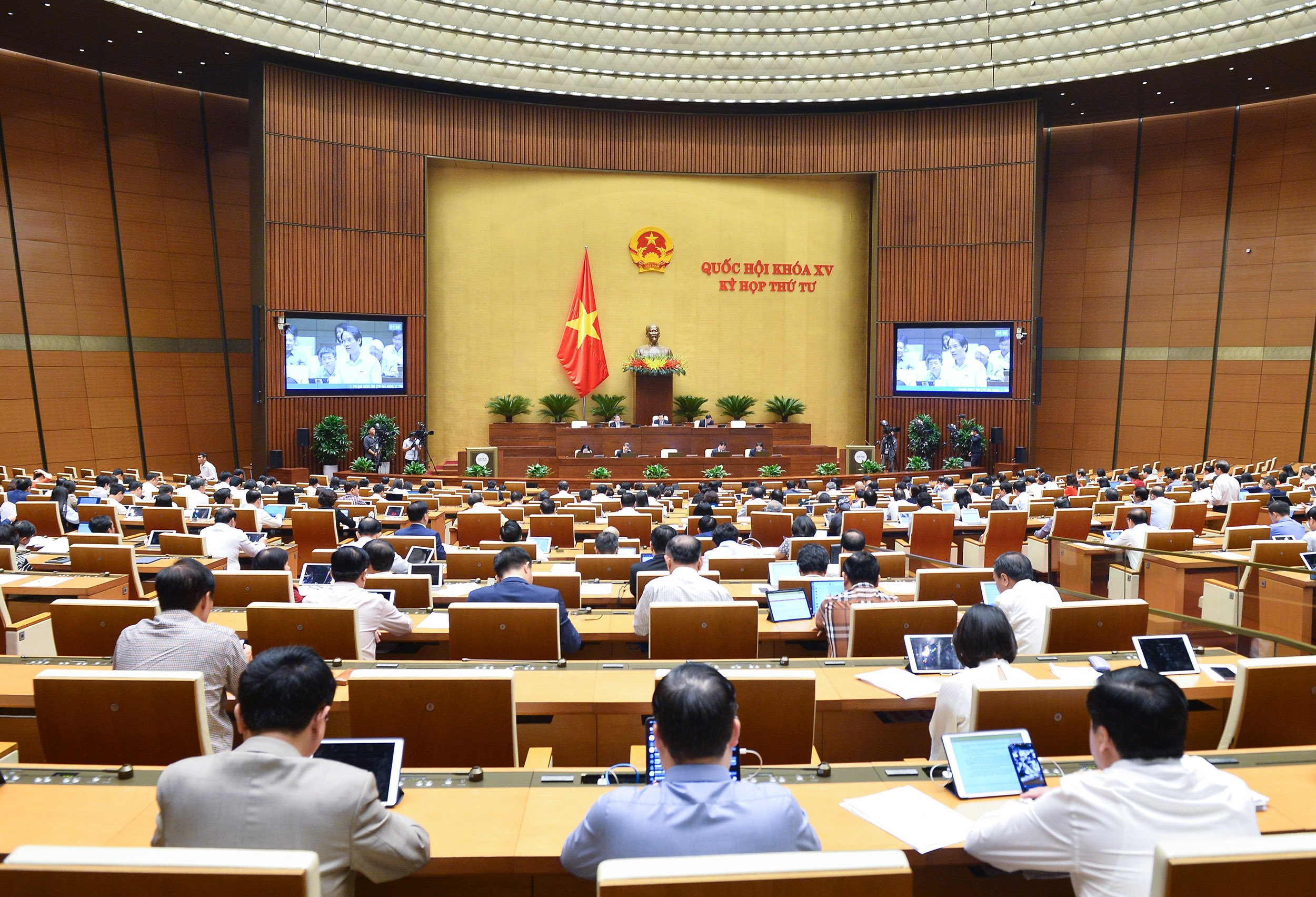 Quốc hội thông qua Nghị quyết về Kế hoạch phát triển KTXH năm 2023