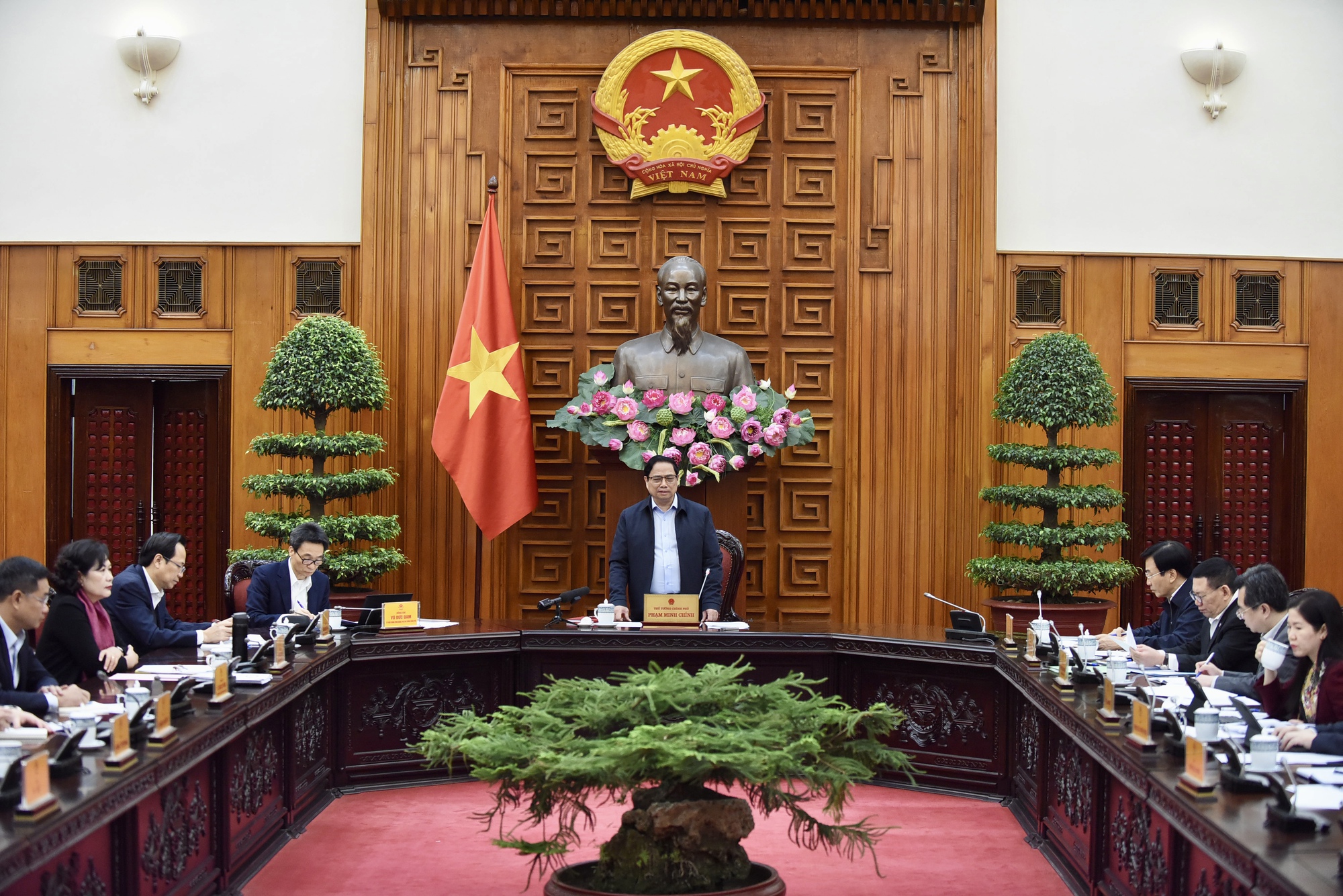 Thủ tướng chủ trì cuộc họp về điều hành chính sách tài khóa, tiền tệ, kinh tế vĩ mô - Ảnh: VGP/Nhật Bắc