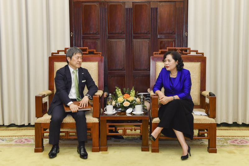 SBV Governor Nguyen Thi Hong meets SMBC Managing Director cum General Manager of the Business Development Department at SMFG.