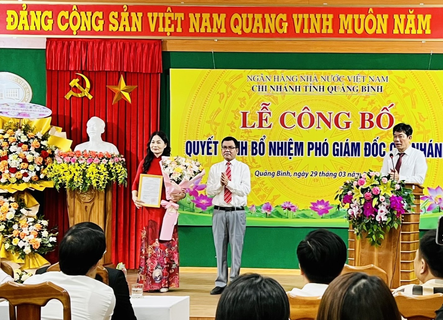 Công bố Quyết định bổ nhiệm Phó Giám đốc NHNN Chi nhánh Quảng Bình