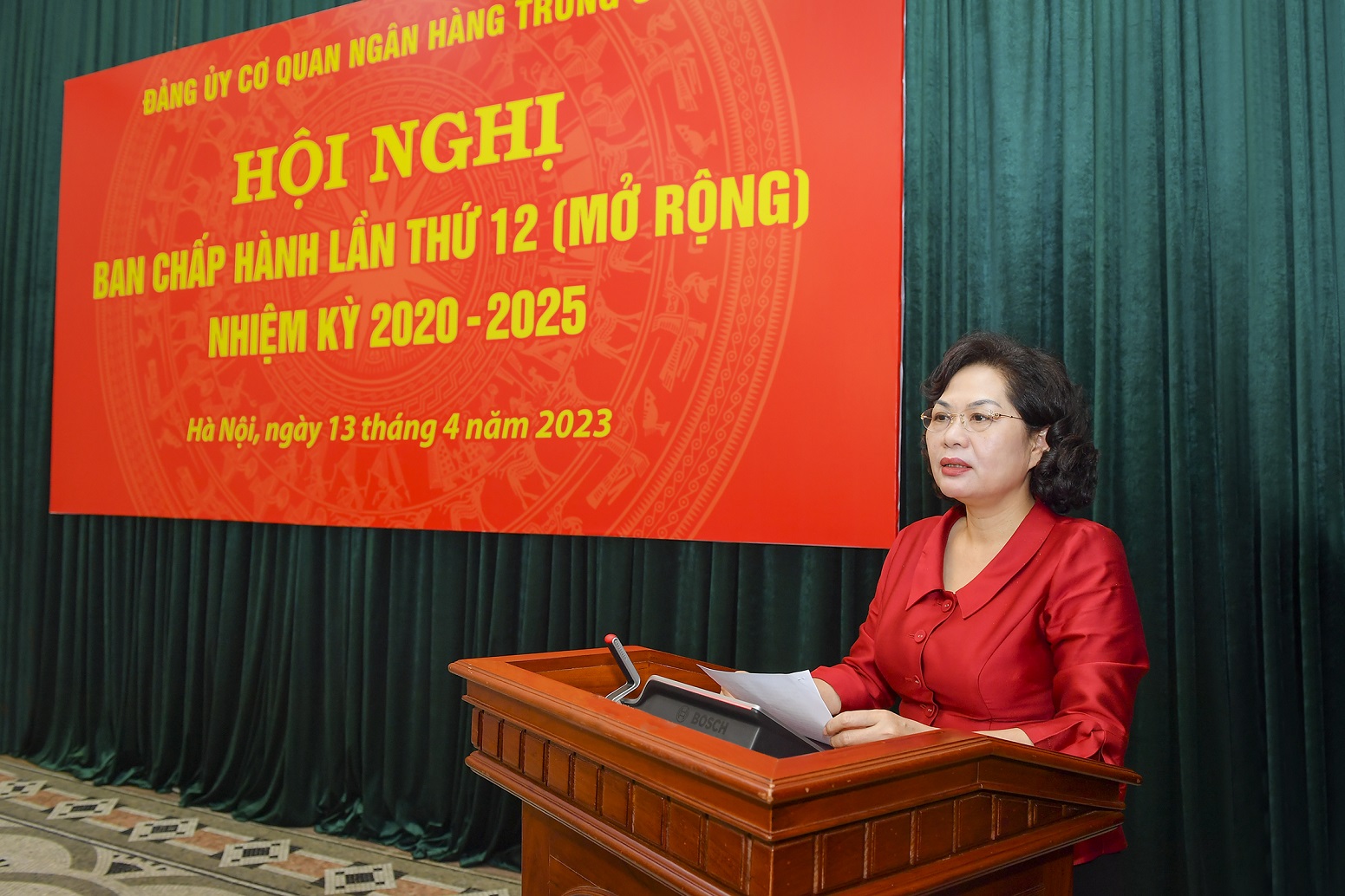 Đồng chí Nguyễn Thị Hồng - Bí thư Đảng ủy cơ quan NHTW, Thống đốc NHNN kết luận Hội nghị